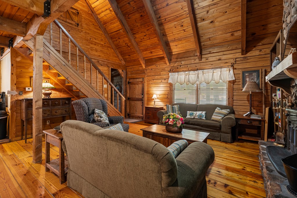 299 South L Street Hamilton, GA 31811 - Photo 4 of 36 a balcony with furniture