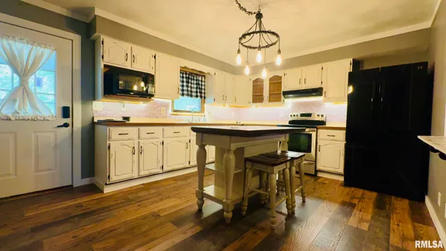 $209,000 | 5381 Center Street, Mulkeytown, IL 62865