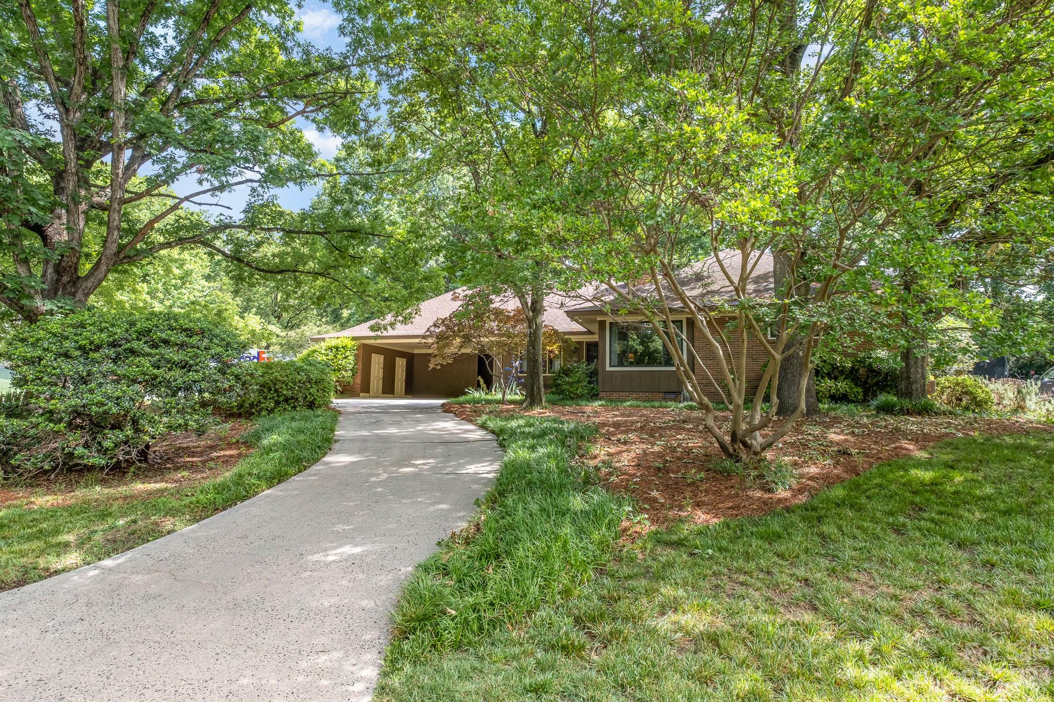 5901 Gate Post Road Charlotte, NC 28211 - Photo 38 of 41