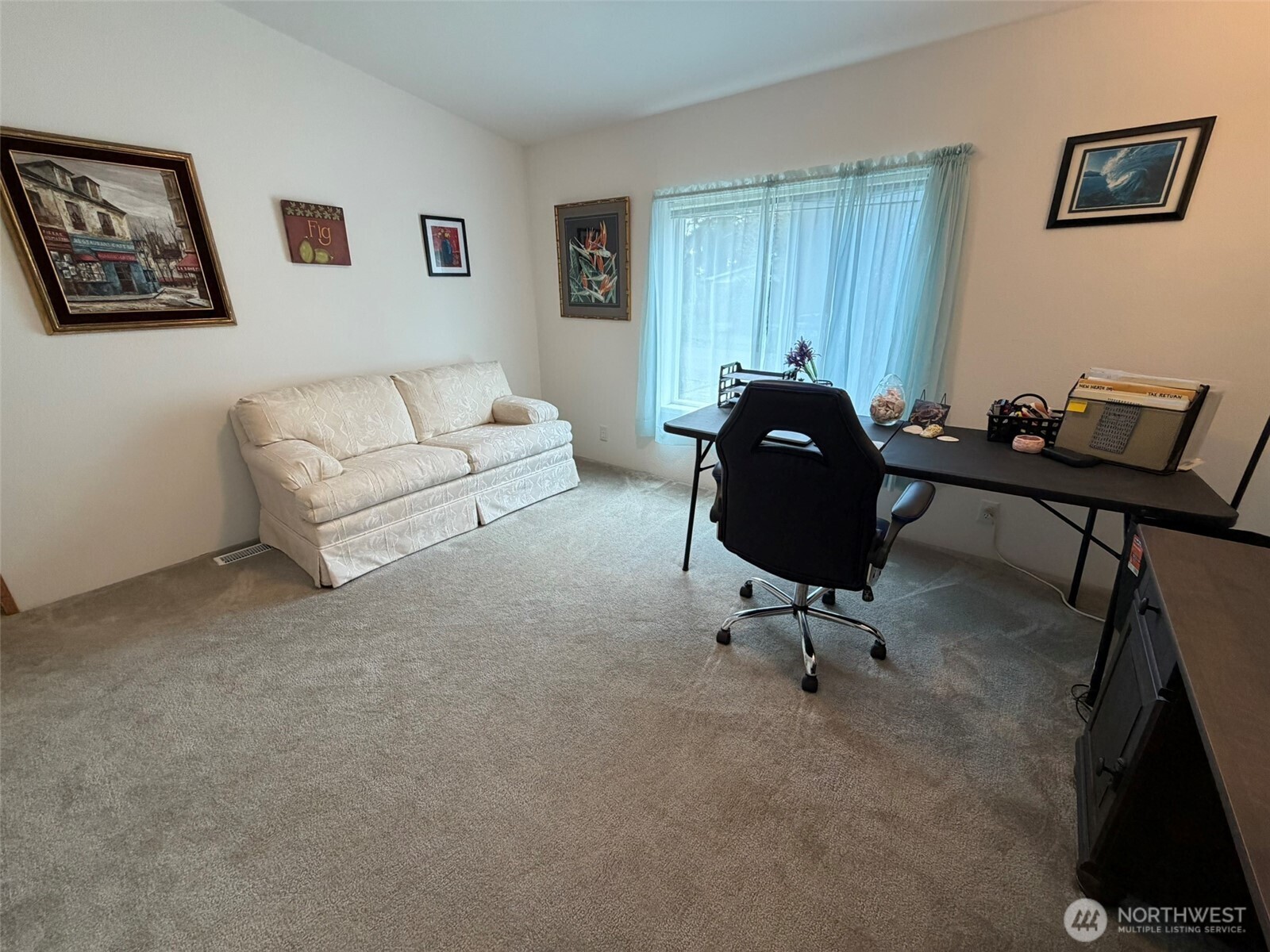 17 Rustemeyer Road, Unit 19 Aberdeen, WA 98520 - Photo 21 of 39 a workspace with furniture and window