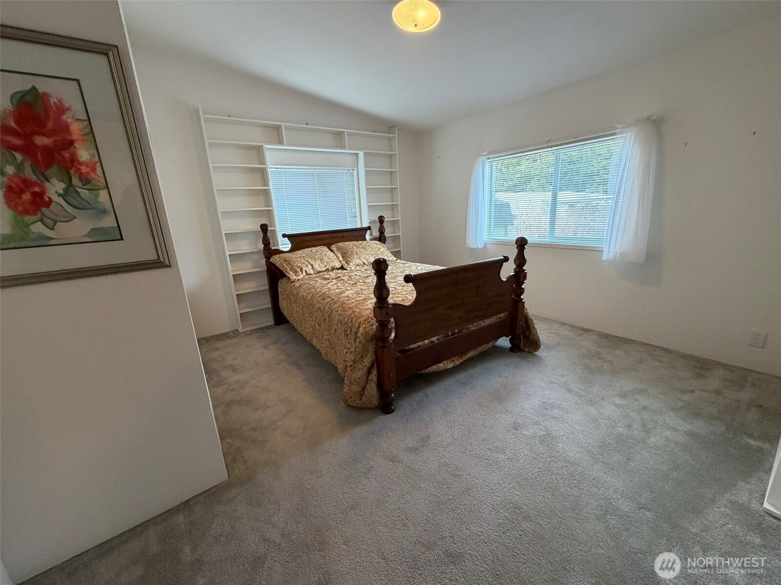 17 Rustemeyer Road, Unit 19 Aberdeen, WA 98520 - Photo 23 of 39 a bed room with a bed and a window