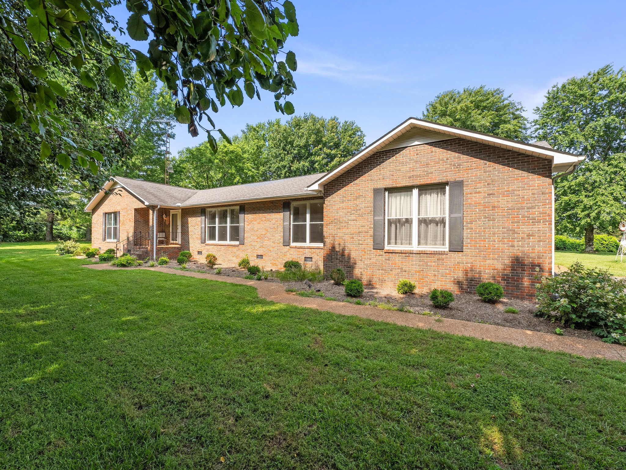 101 Farris Road Belvidere, TN 37306 - Photo 1 of 57 Gallery Image 1