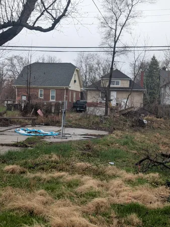 $88,500 | 9941 Pinehurst Street, Detroit, MI 48204