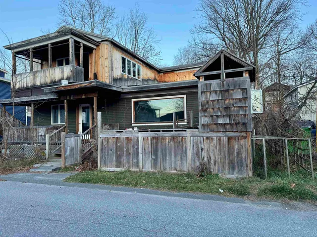 $70,000 | 58 Pearl Street, Claremont, NH 03743