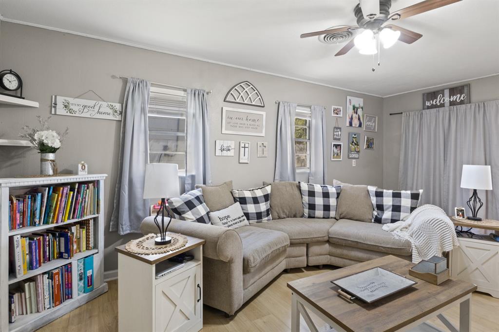 414 Lindsey Street Daingerfield, TX 75638 - Photo 4 of 19