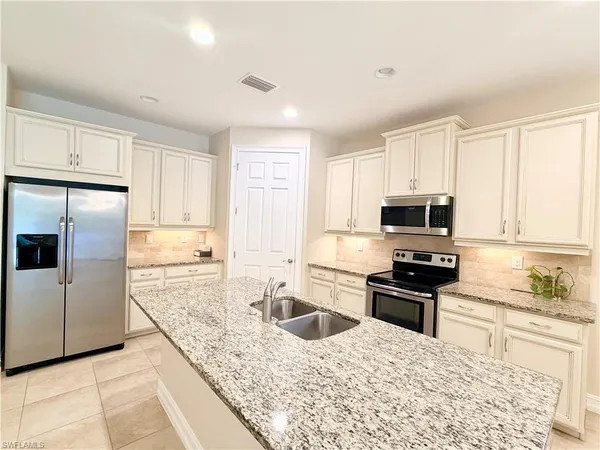 $4,200 | 16432 Aberdeen Way, Naples, FL 34110
