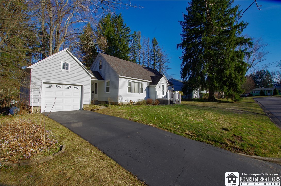 11 Snell Place Jamestown, NY 14701 - Photo 2 of 21