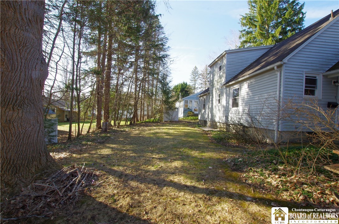 11 Snell Place Jamestown, NY 14701 - Photo 3 of 21