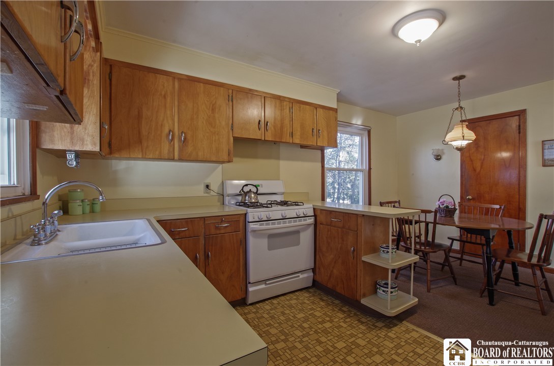 11 Snell Place Jamestown, NY 14701 - Photo 10 of 21