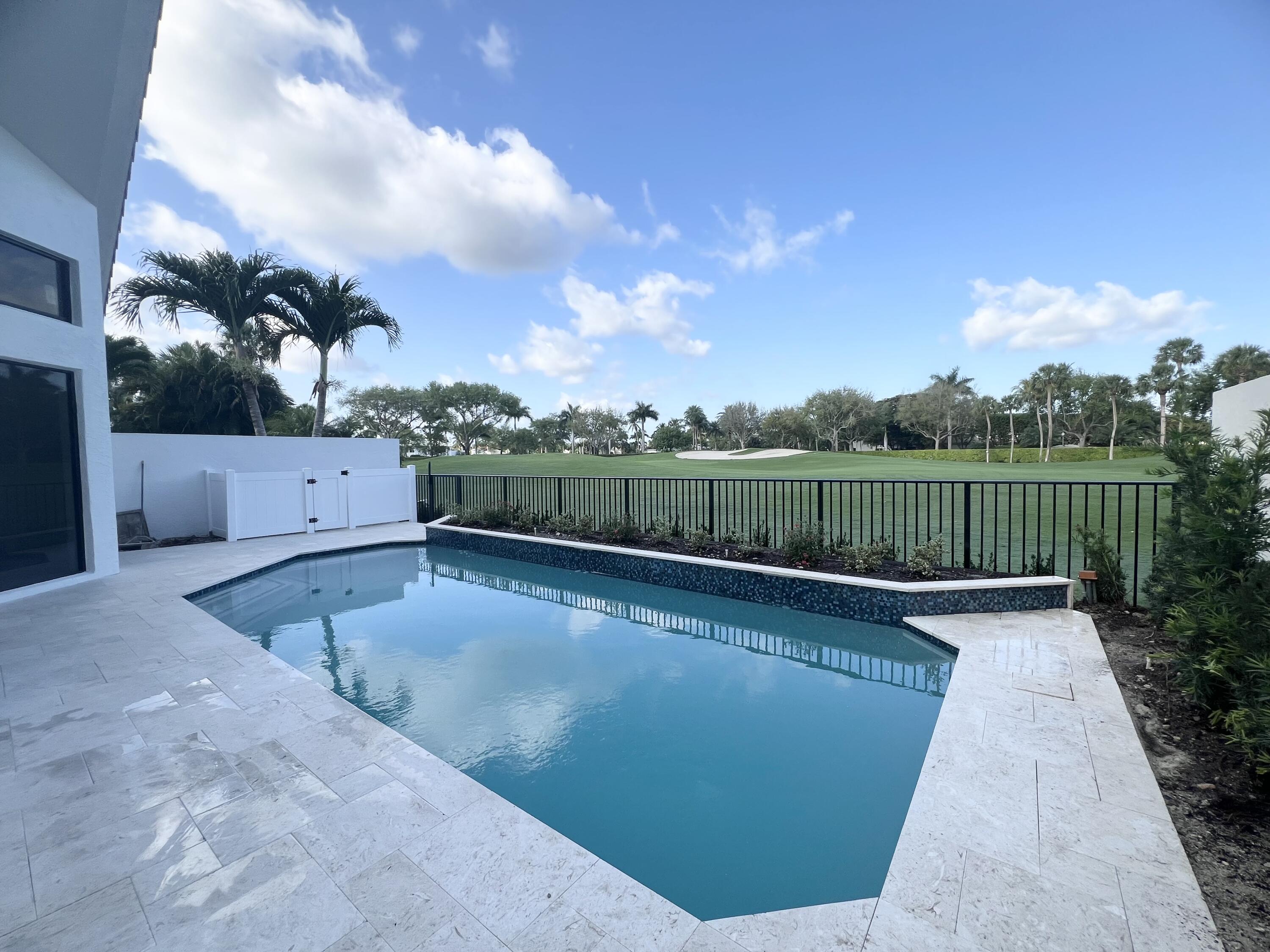 Pool with view!