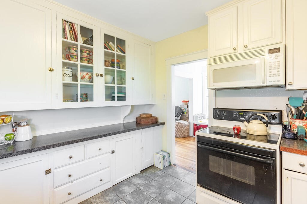 12 Perkins Road Gloucester, MA 01930 - Photo 12 of 42 Gallery Image 12