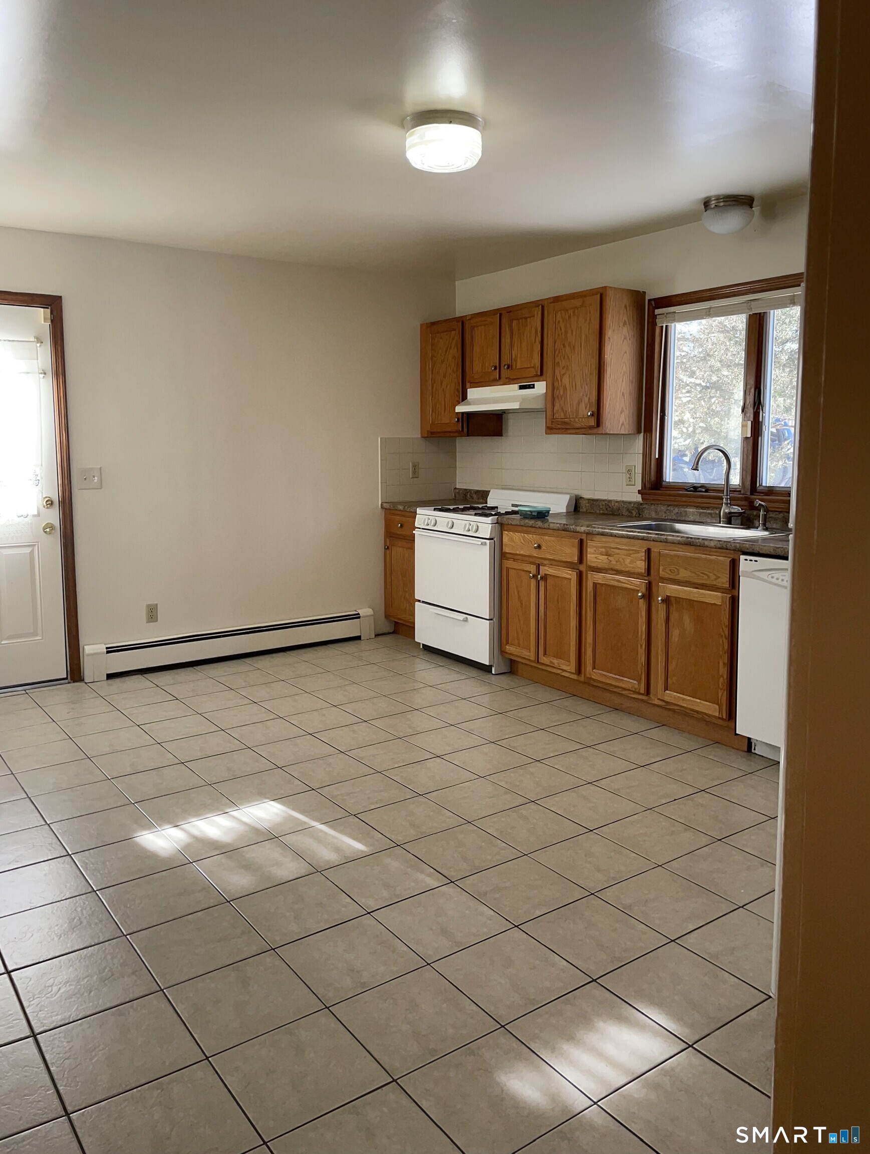 20 Spring Hill Avenue Norwalk, CT 06850 - Photo 5 of 13