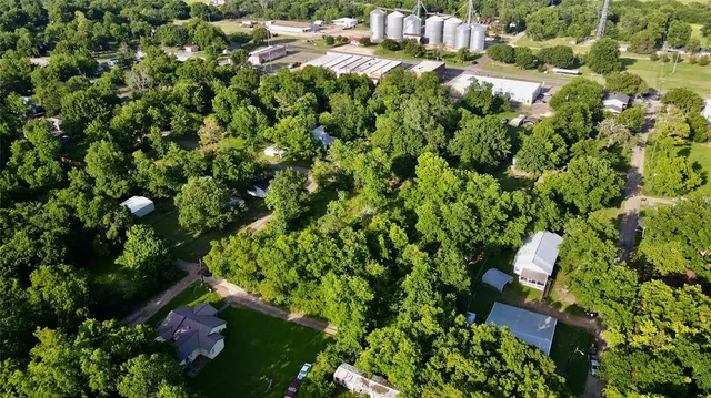 $34,500 | 202 Elm Street, Roxton, TX 75477