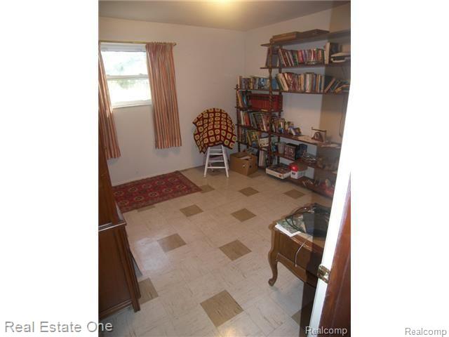 5303 South Genesee Road Grand Blanc, MI 48439 - Photo 12 of 16 genesee9.jpg