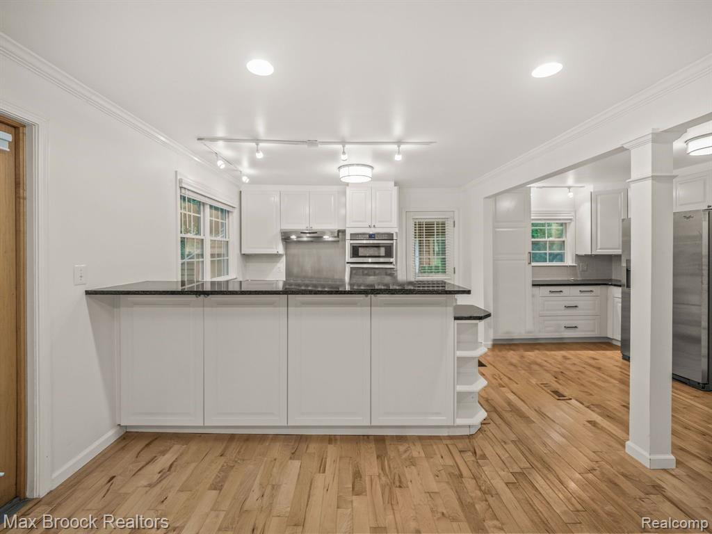 27180 Wellington Road Franklin, MI 48025 - Photo 13 of 29