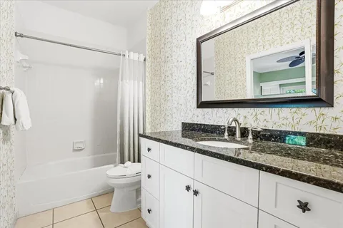 $450,000 | 140 Palm Street, Unit 207, Marco Island, FL 34145