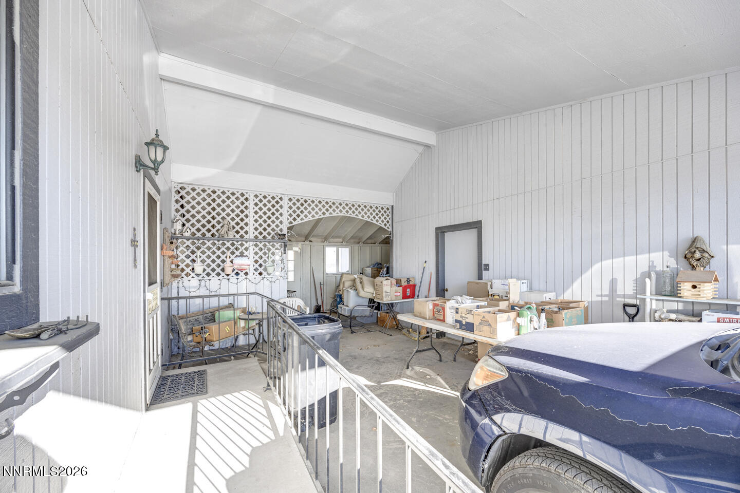 2000 Trails End Fallon, NV 89406 - Photo 17 of 20 a living room with furniture