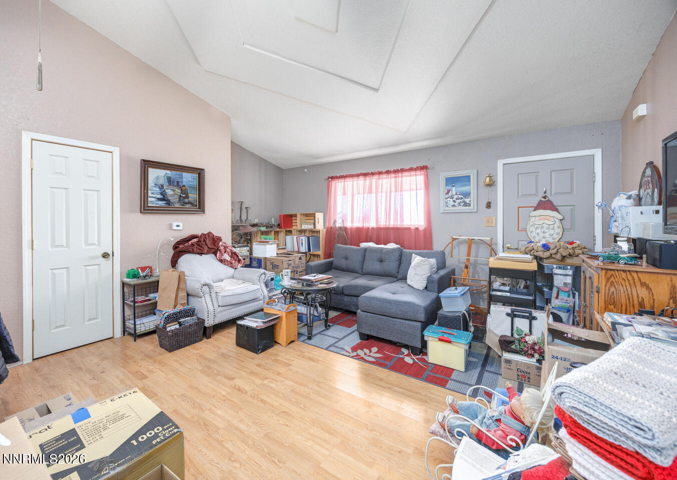 2000 Trails End Fallon, NV 89406 - Photo 3 of 20 a living room filled with furniture and a couch