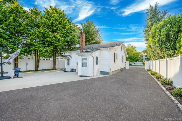 $700,000 | 485 3rd Avenue, Bayport, NY 11705