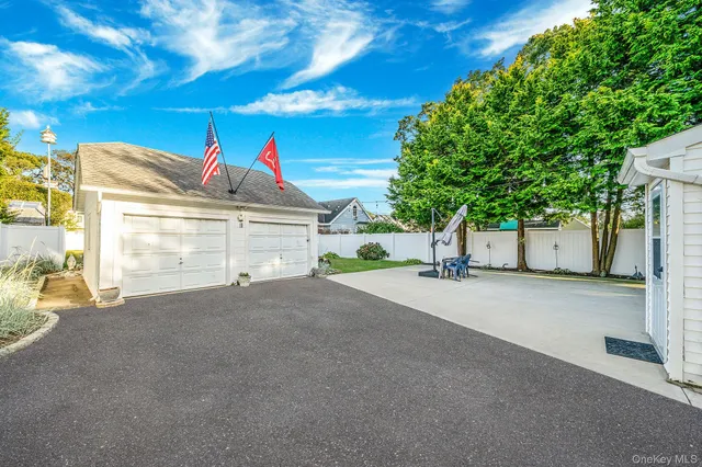 $700,000 | 485 3rd Avenue, Bayport, NY 11705