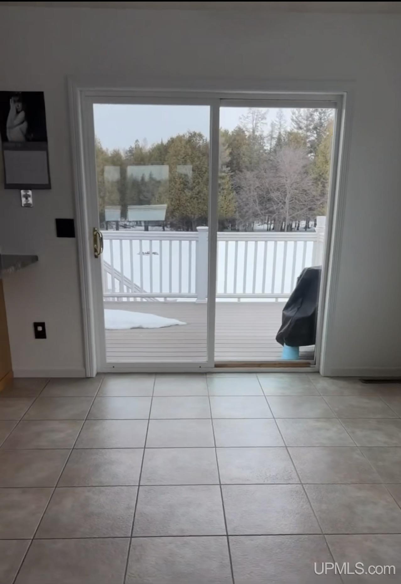 4338 East Maple Ridge 37th Road Rock, MI 49880 - Photo 4 of 6