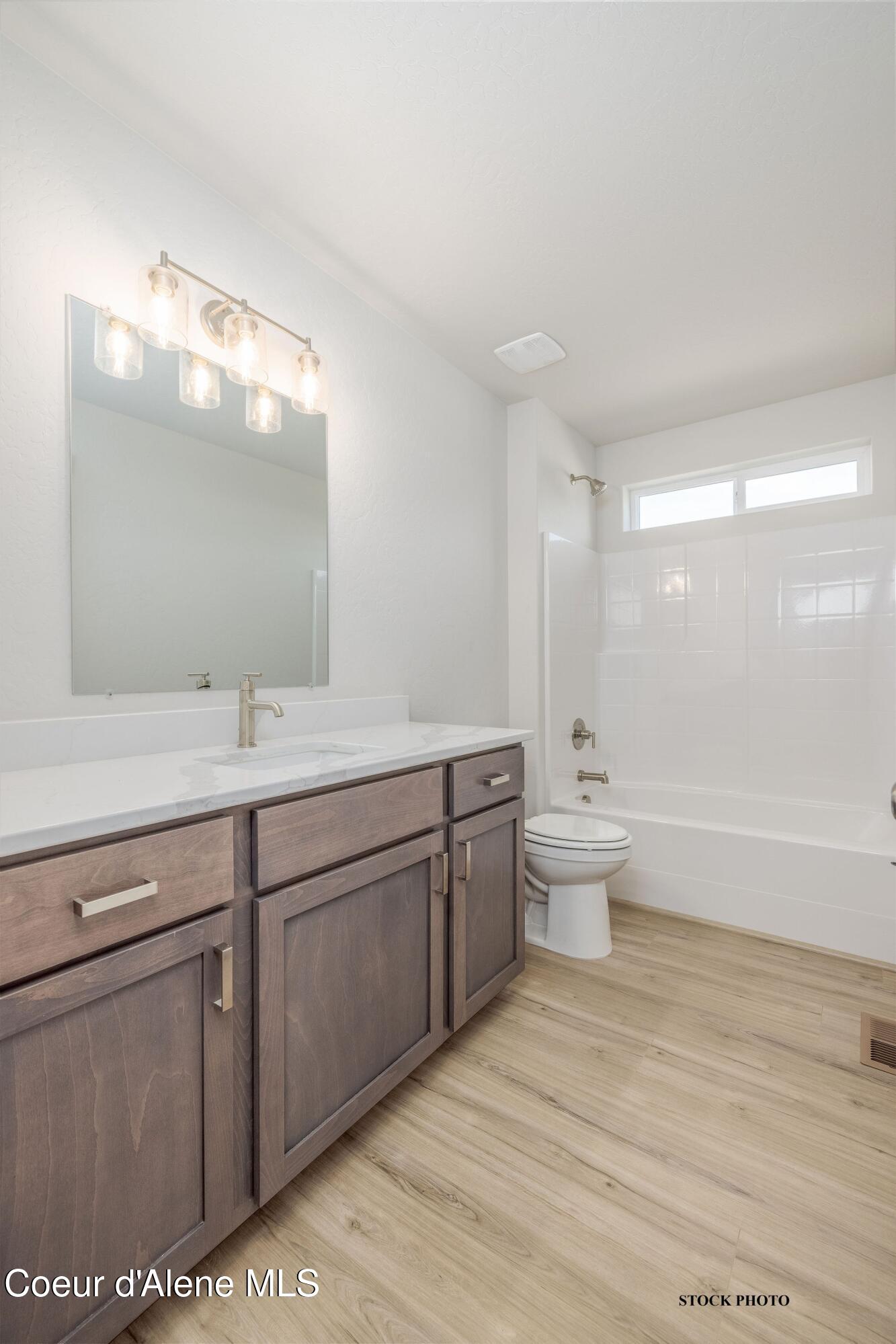 11989 North Lennon Lane Rathdrum, ID 83858 - Photo 17 of 23 18 Guest Bath