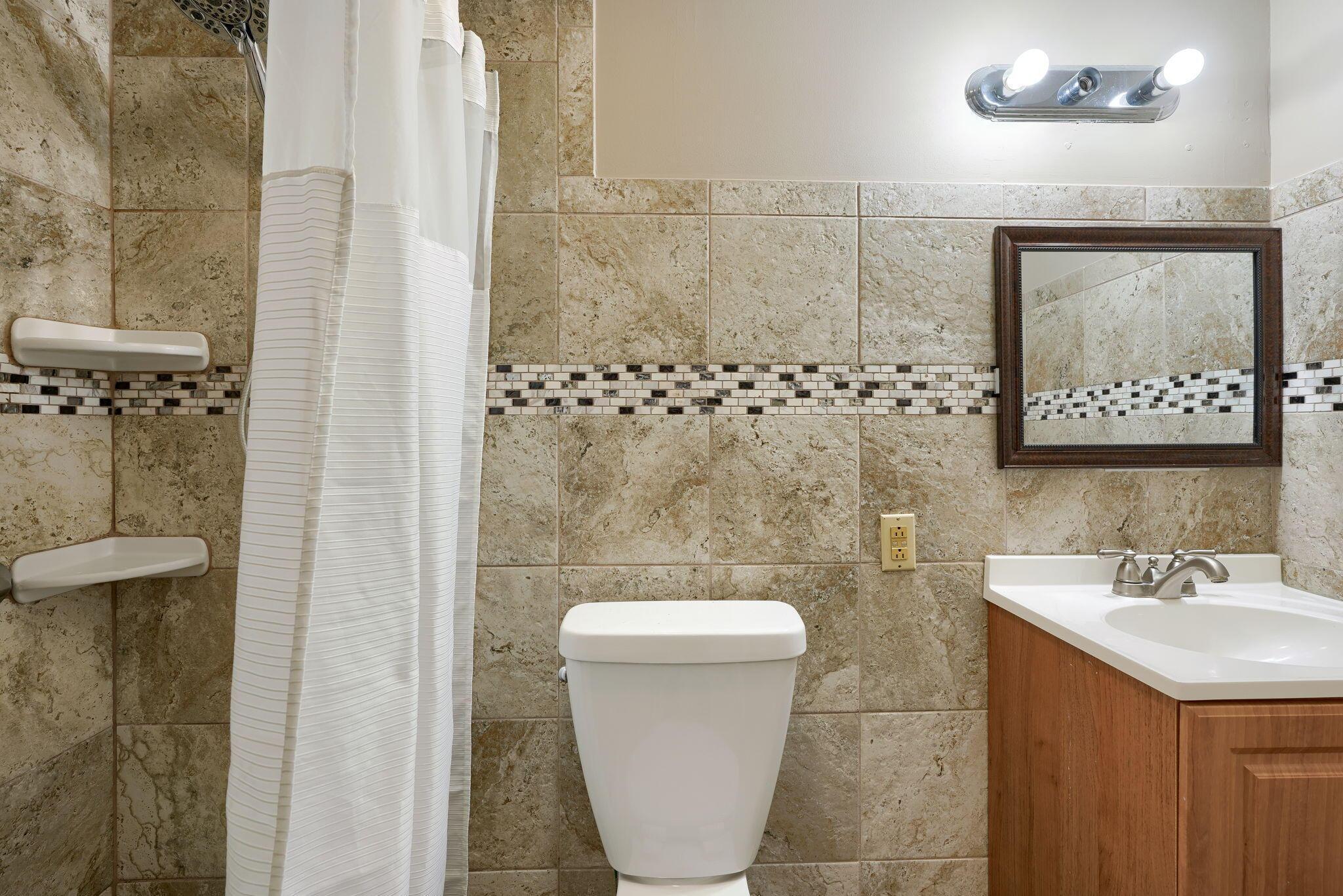 932 Demorest Road Columbus, OH 43204 - Photo 29 of 44 Hall Bath