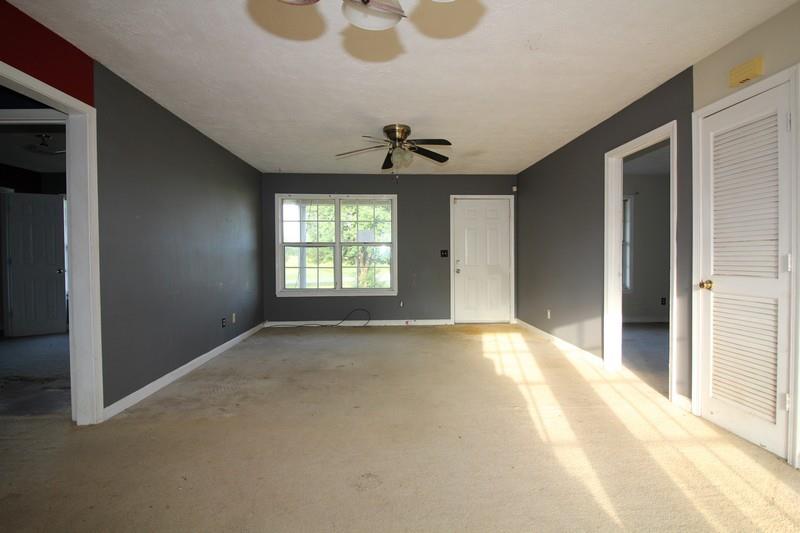 488 Hugh Hunter Road Oak Grove, KY 42262 - Photo 4 of 10 a view of an empty room with a window