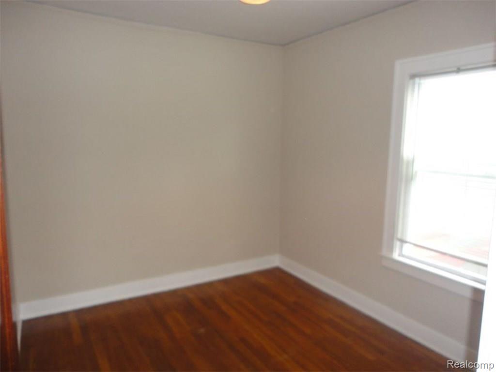 326 Stratford Road Ferndale, MI 48220 - Photo 9 of 24 Lower Unit Bedroom