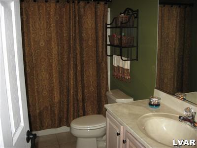 4435 Steuben Road Bethlehem, PA 18020 - Photo 14 of 30 Main FLoor Bath