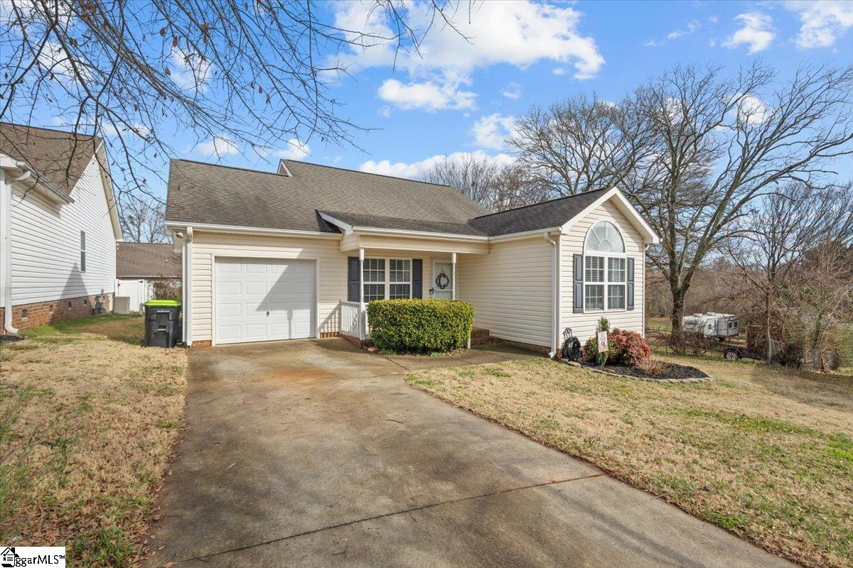 622 Ezra Court Inman, SC 29349 - Photo 2 of 31