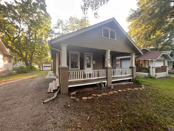$129,900 | 1167 Southwest Wayne Avenue, Topeka, KS 66604