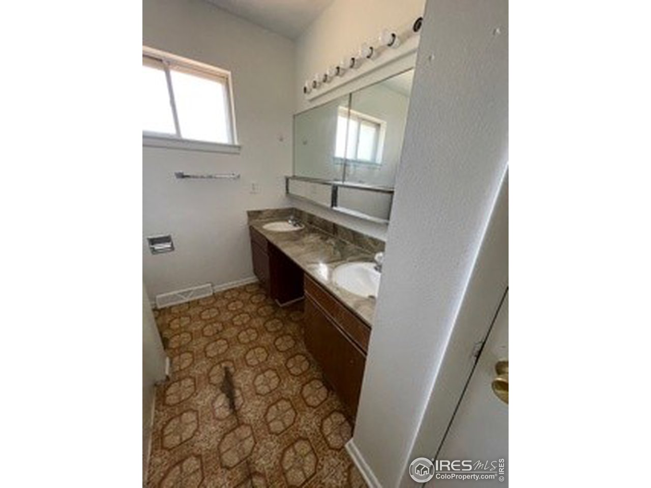 933 Timber Lane Fort Collins, CO 80521 - Photo 5 of 10 Gallery Image 5