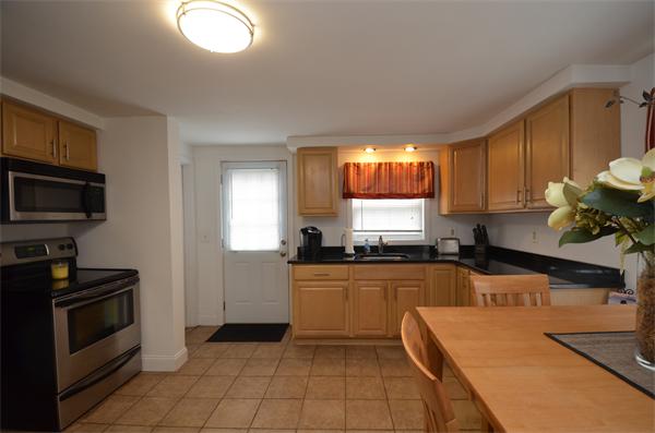 60 Maple Street Middleton, MA 01949 - Photo 5 of 25 Gallery Image 5
