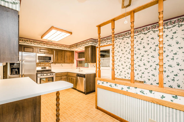 1014 Dell Road Northbrook, IL 60062 - Photo 8 of 25