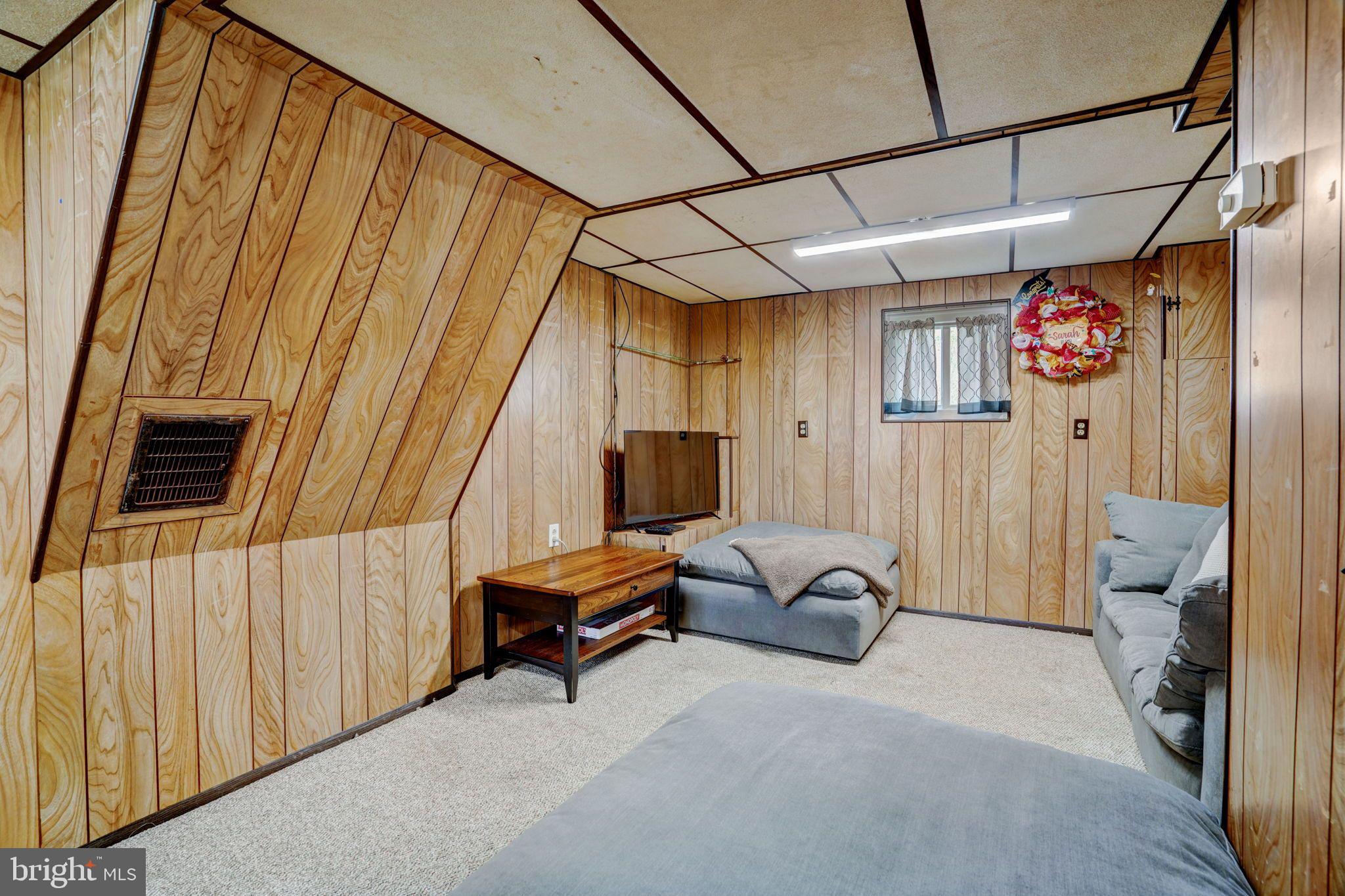 8716 Sagamore Road Philadelphia, PA 19128 - Photo 14 of 33 Spacious family room to chill out & relax !