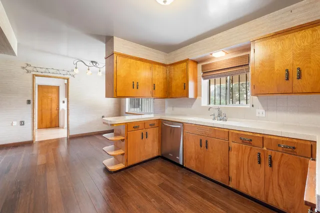 $529,000 | 4948 East Townsend Avenue, Fresno, CA 93727