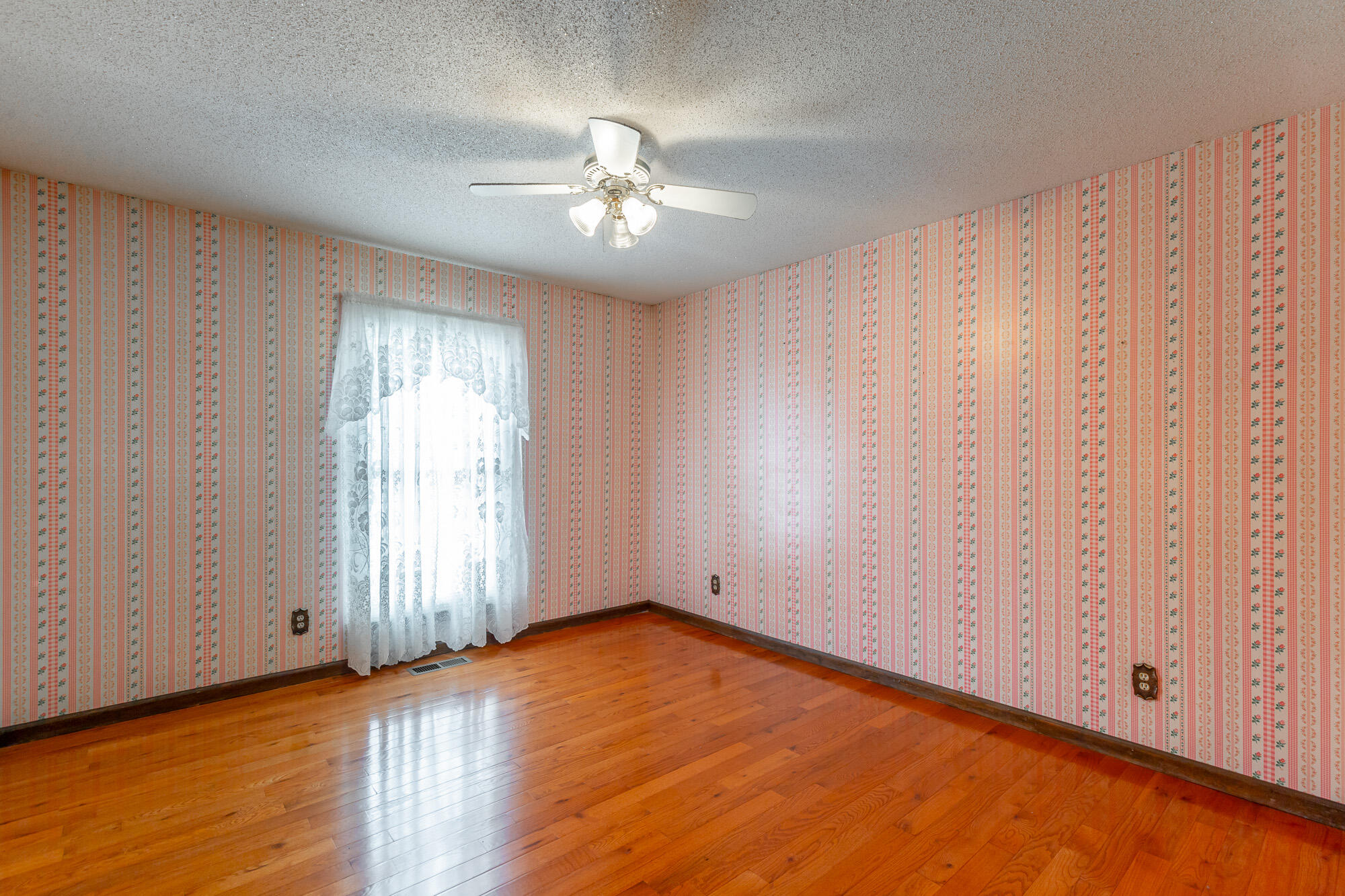 204 Dodd Road Ringgold, GA 30736 - Photo 10 of 91 204 Dodd Road HD-8