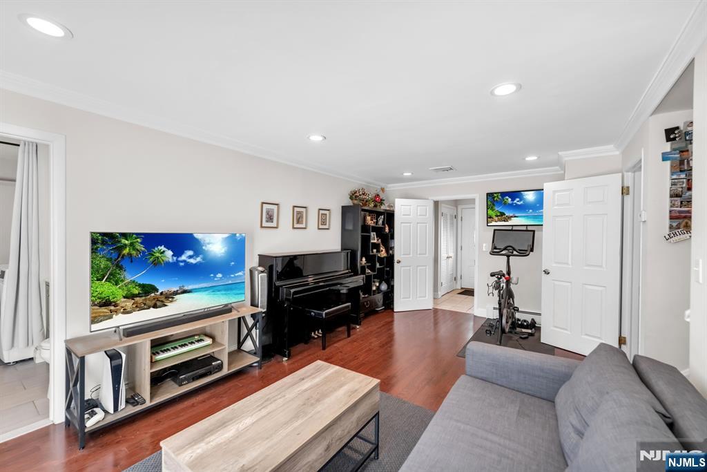 364 Knickerbocker Road Cresskill, NJ 07626 - Photo 32 of 45