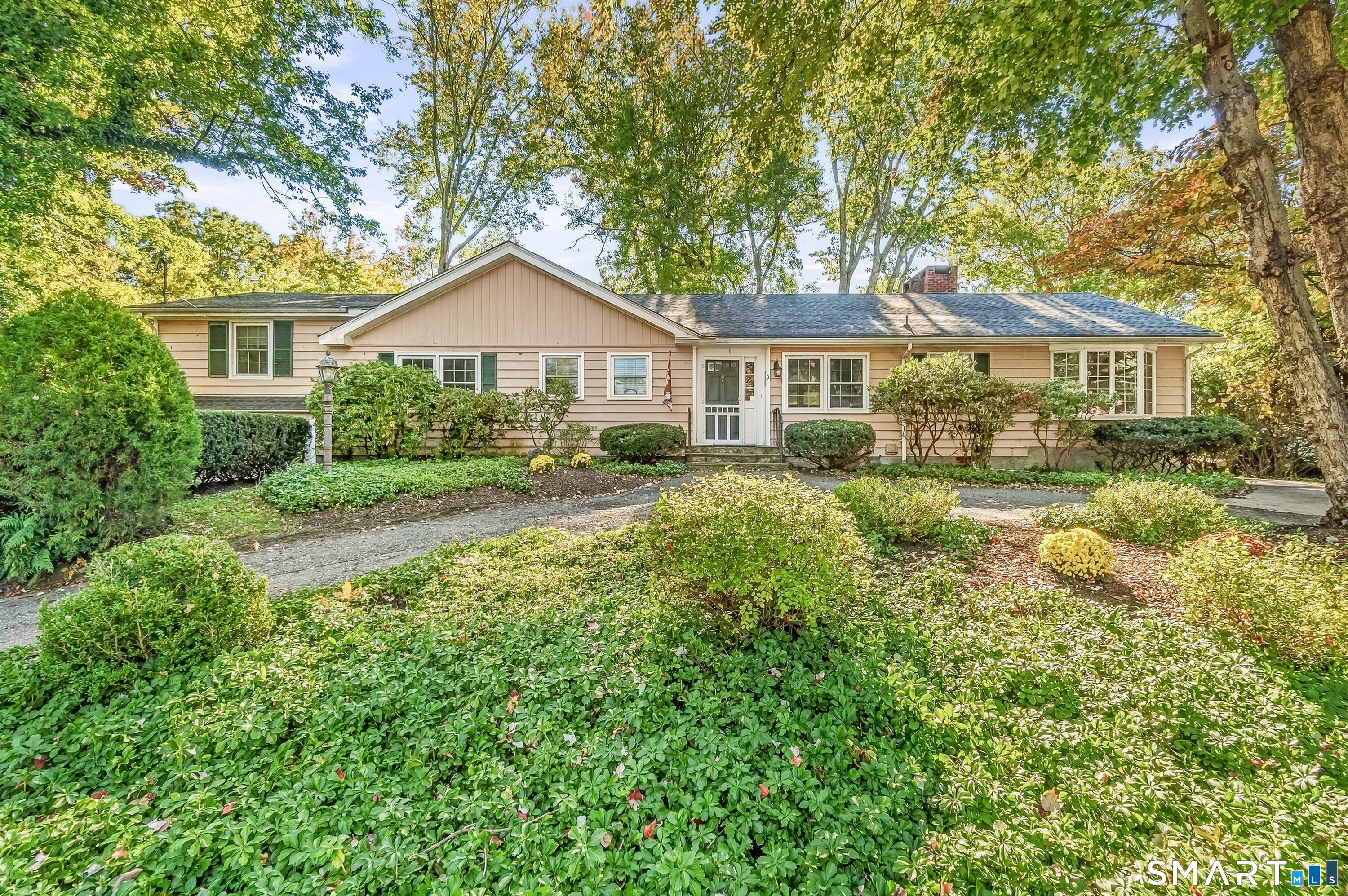 9 Chimney Point Road New Milford, CT 06776 - Photo 2 of 35 Gallery Image 2