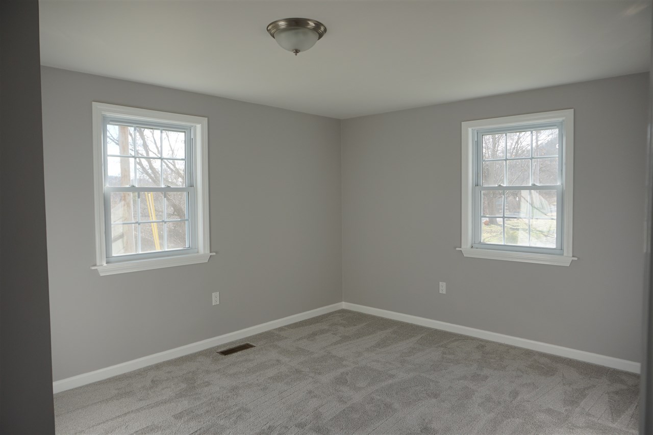 355 Connecticut River Road Hartford, VT 05001 - Photo 14 of 22 Gallery Image 14