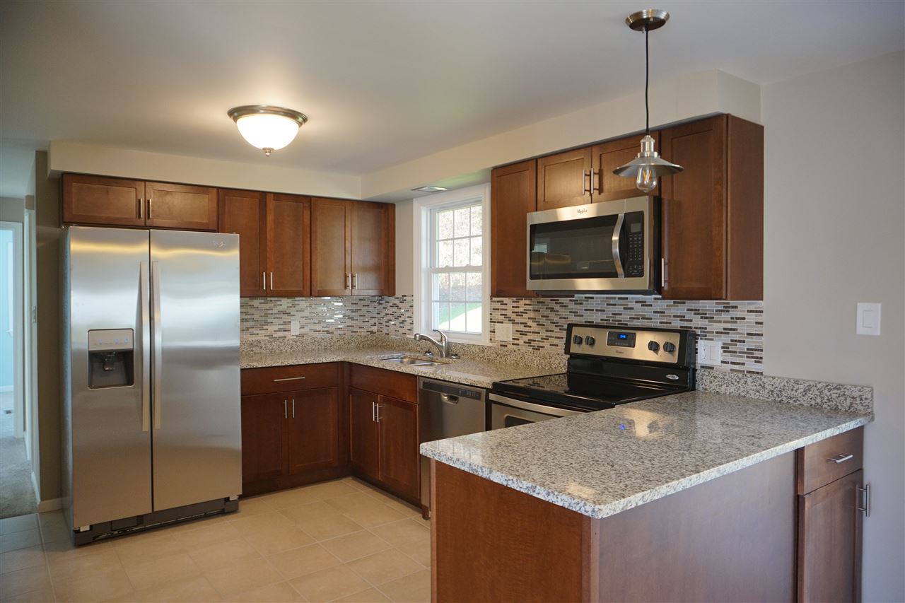 355 Connecticut River Road Hartford, VT 05001 - Photo 8 of 22 Gallery Image 8