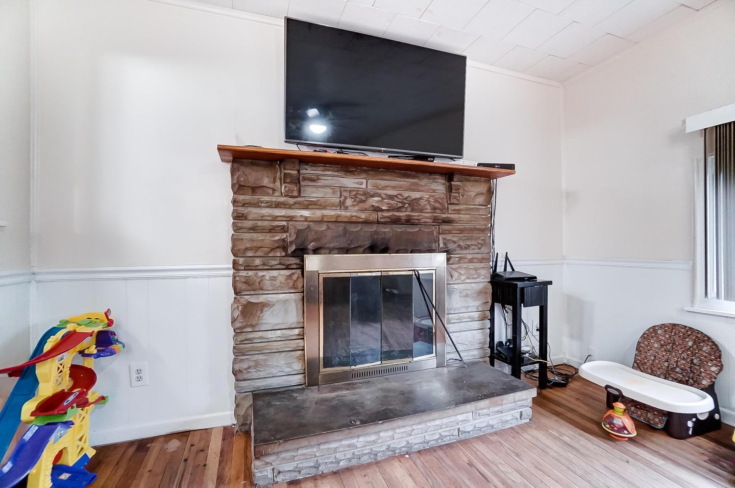 1126 Acton Road Columbus, OH 43224 - Photo 15 of 39 Gallery Image 15