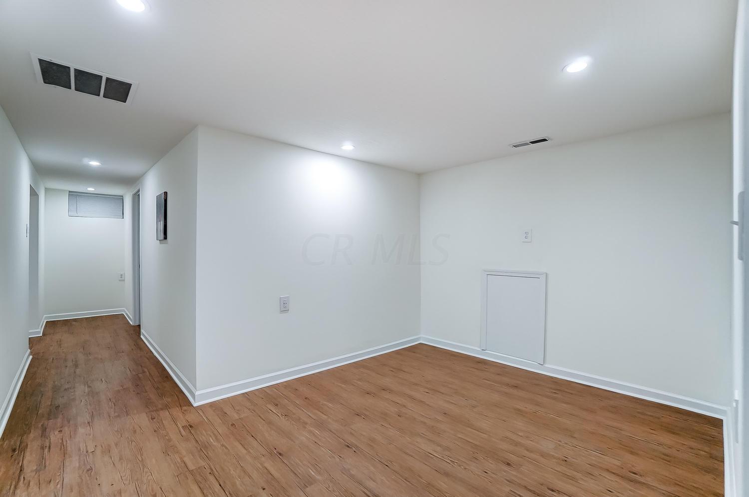 1126 Acton Road Columbus, OH 43224 - Photo 27 of 39 Gallery Image 27