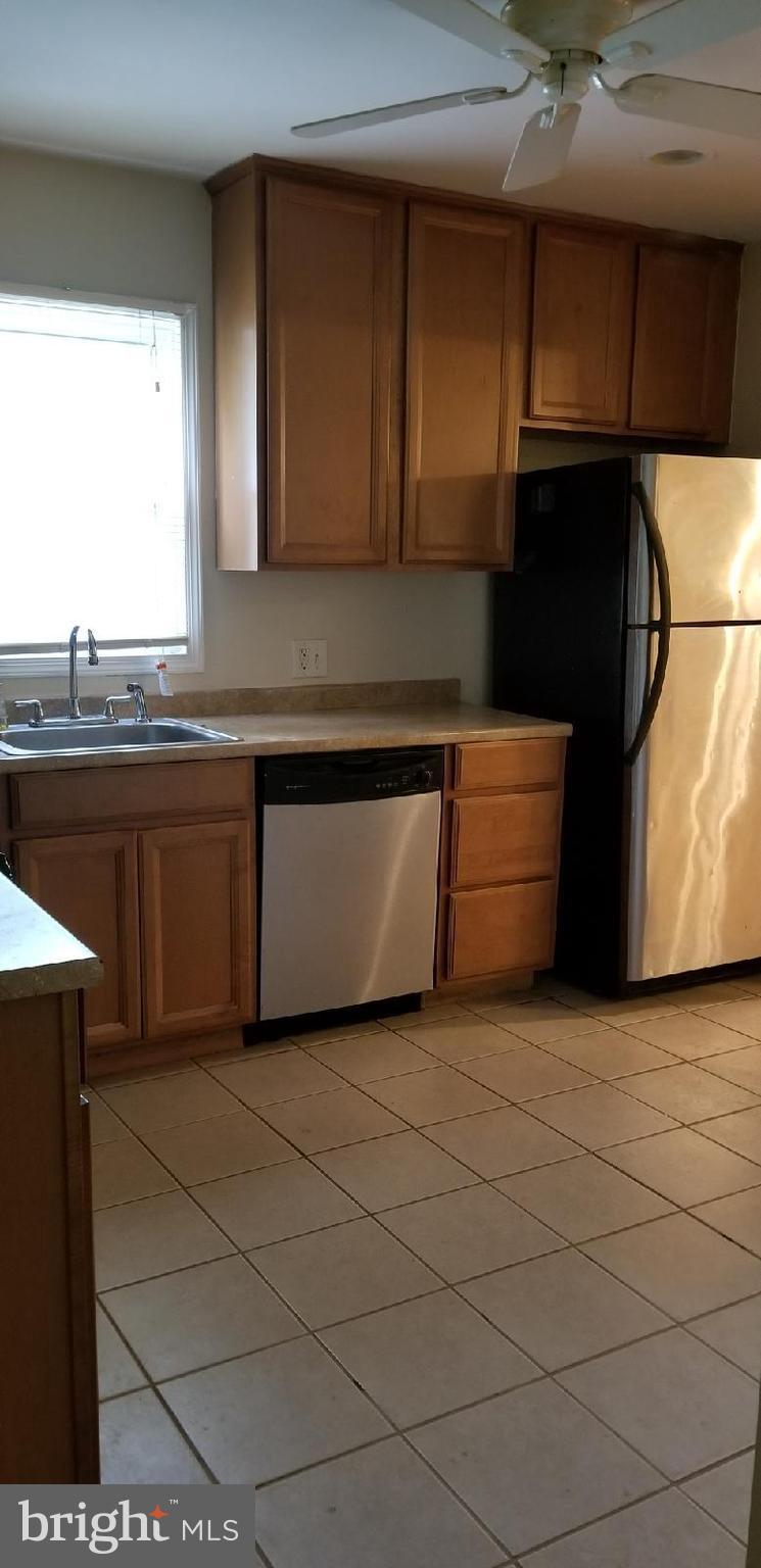 16 Cedarmere Road Owings Mills, MD 21117 - Photo 2 of 13 Kitchen