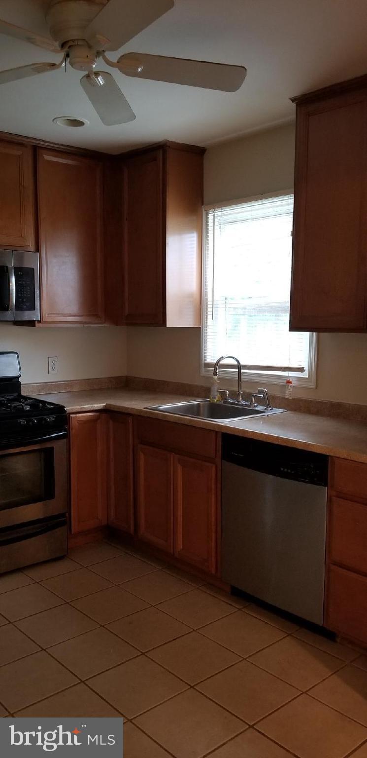 16 Cedarmere Road Owings Mills, MD 21117 - Photo 3 of 13 Kitchen