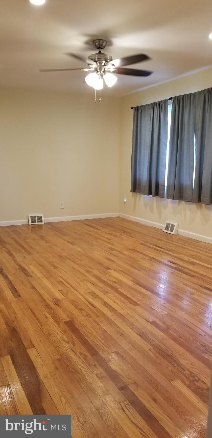 16 Cedarmere Road Owings Mills, MD 21117 - Photo 4 of 13 Living Room