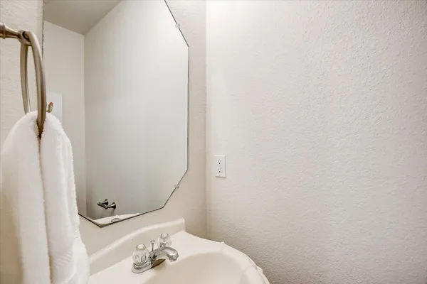 $2,200 | 205 Sweet Leaf Lane, Pflugerville, TX 78660