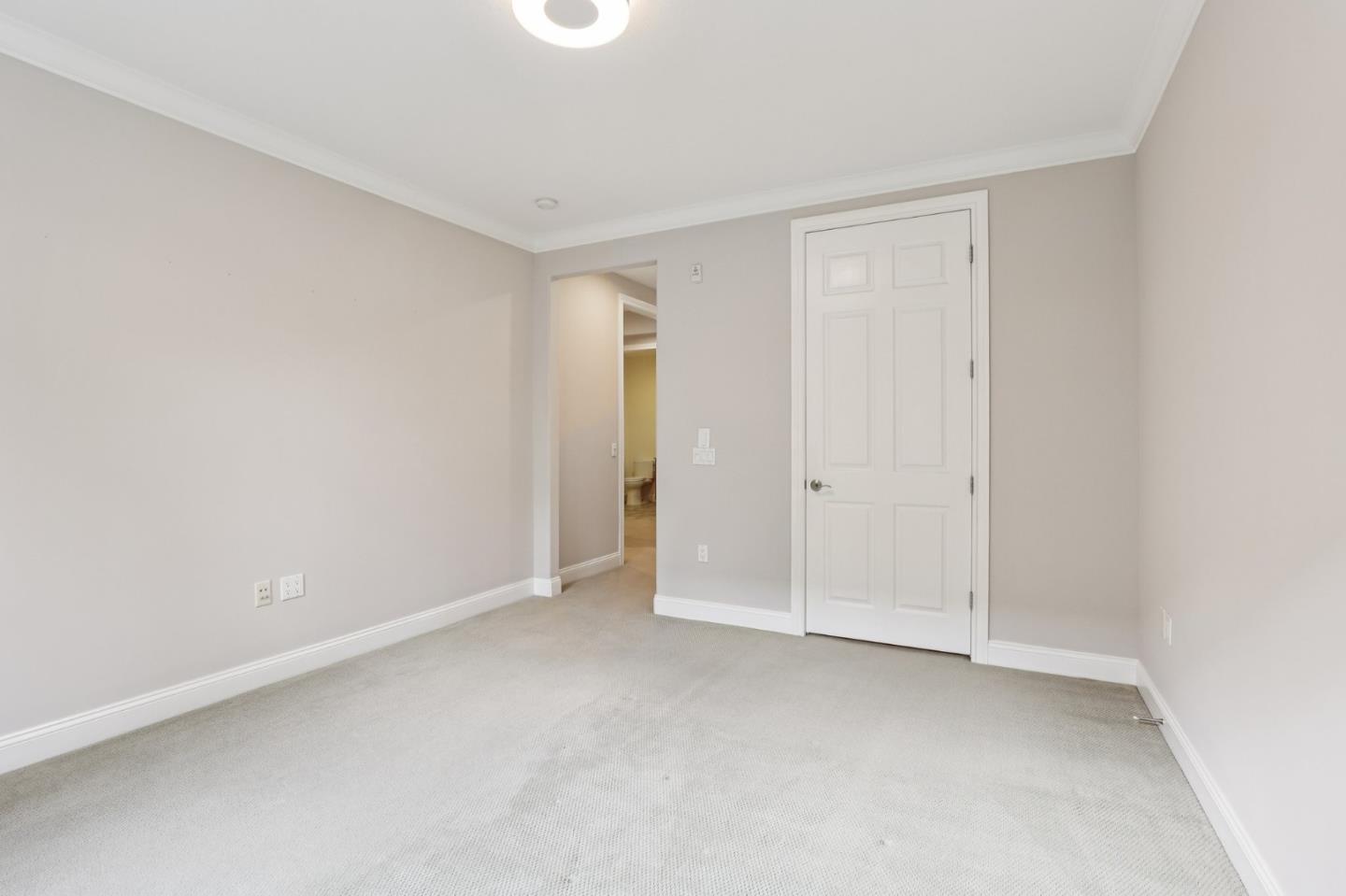 2881 Meridian Avenue, Unit 146 San Jose, CA 95124 - Photo 19 of 35 a view of an empty room