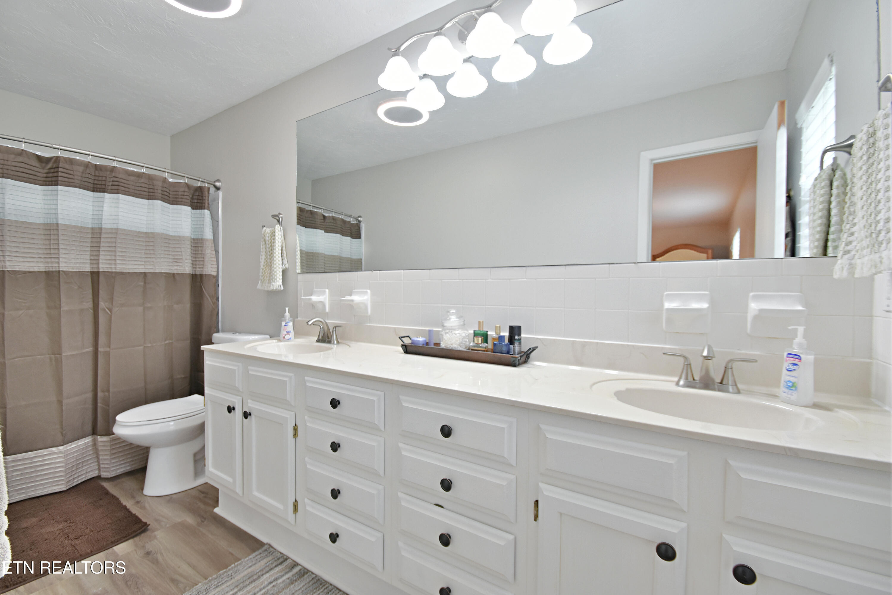 7309 Chartwell Road, Unit 4 Knoxville, TN 37931 - Photo 25 of 57 DSC_4977